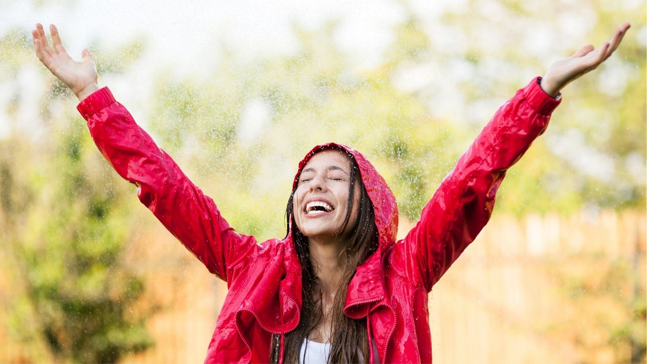 9 essential tips to care of your skin in monsoon