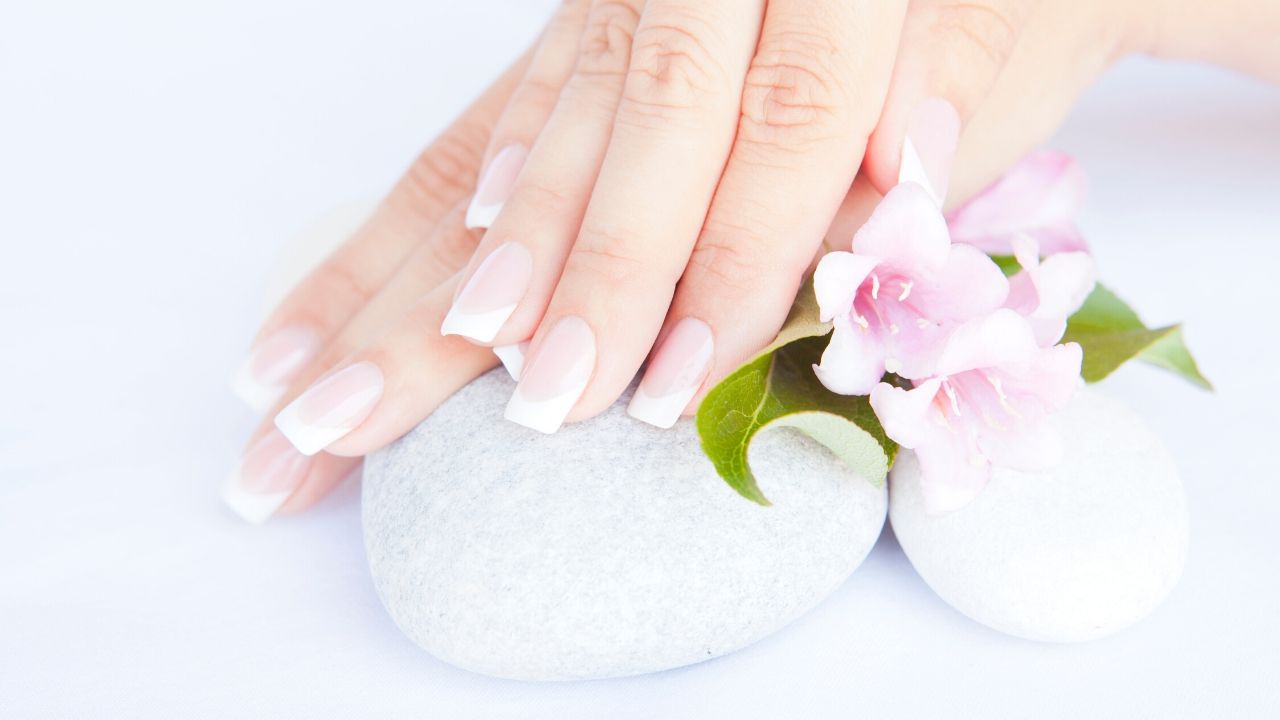 You are currently viewing 7 tips to make your nail healthy and strong