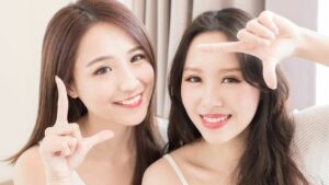 Read more about the article 8 Korean Beauty Secrets For a Crystal Clear Glass Skin
