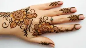 7 Latest Stylish Floral Mehndi Designs For Girls