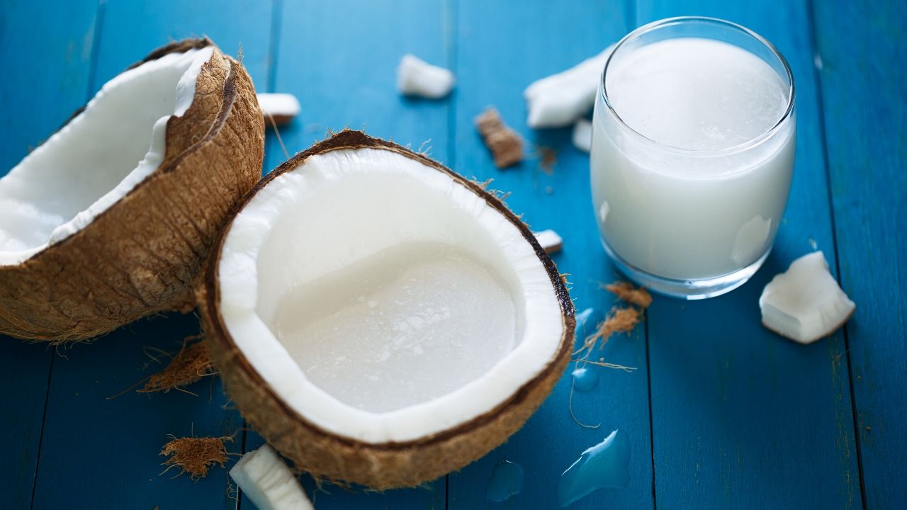 Homemade Coconut Milk Benefits For Skin and Hair