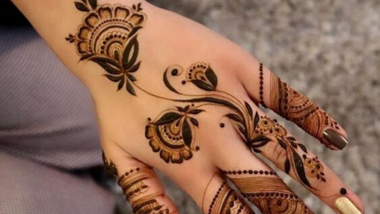 25 Simple Henna Hand Designs For Beginners - 2023 | Fabbon