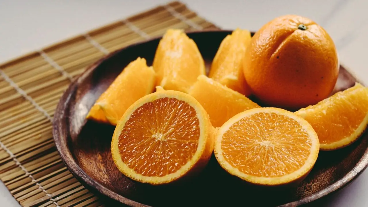 Oranges for Skin Glow, Skin Tightening, Suntan and Acne
