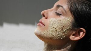 Read more about the article Homemade Face Scrubs for Glowing Skin Naturally