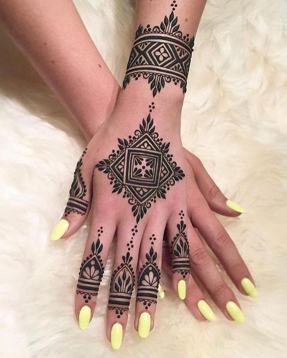 Beautiful Check Back Hand Mehndi Design