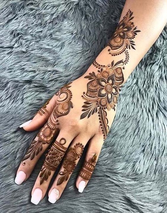 Full Back Hand and Wrist Arabic Mehndi Design