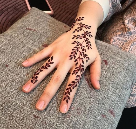 Bracelet and Leaf Shaped Simple  Mehndi Design