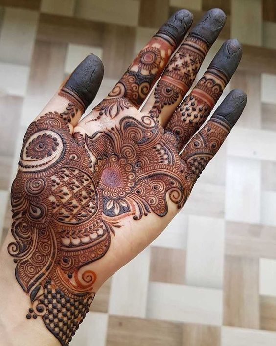 Simple Mehndi Design with Peacock Decoration