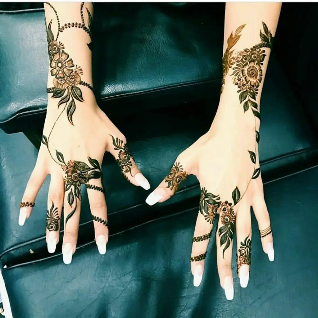 70 Minimal Henna Designs : Leave on Side Fingers I Take You | Wedding  Readings | Wedding Ideas | Wedding Dresses | Wedding Theme